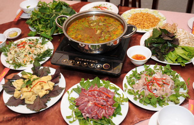 Lẩu riêu cua sườn sụn bắp bò